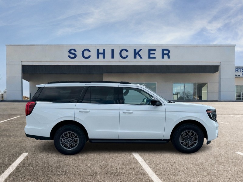Ford Expedition Vehicle Full-screen Gallery Image 02