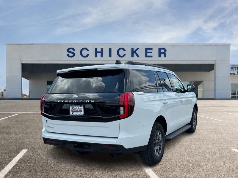 Ford Expedition Vehicle Full-screen Gallery Image 03