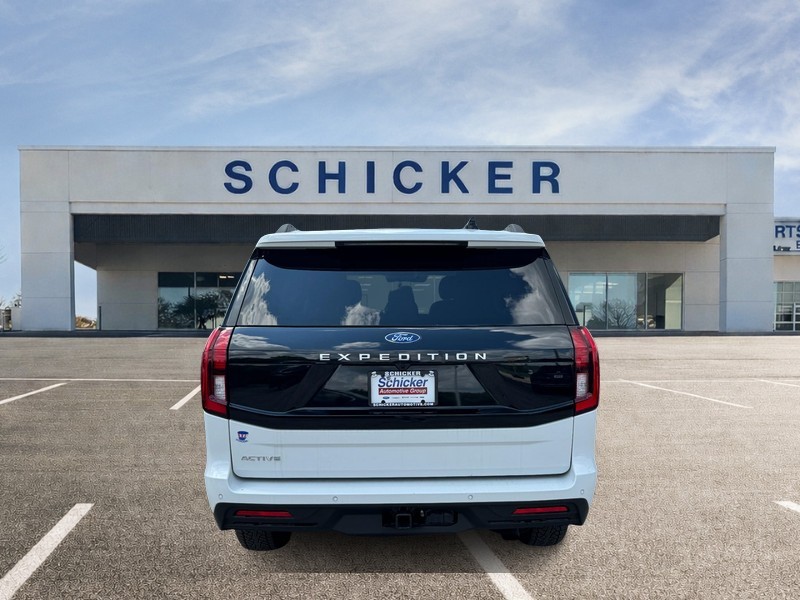 Ford Expedition Vehicle Full-screen Gallery Image 04