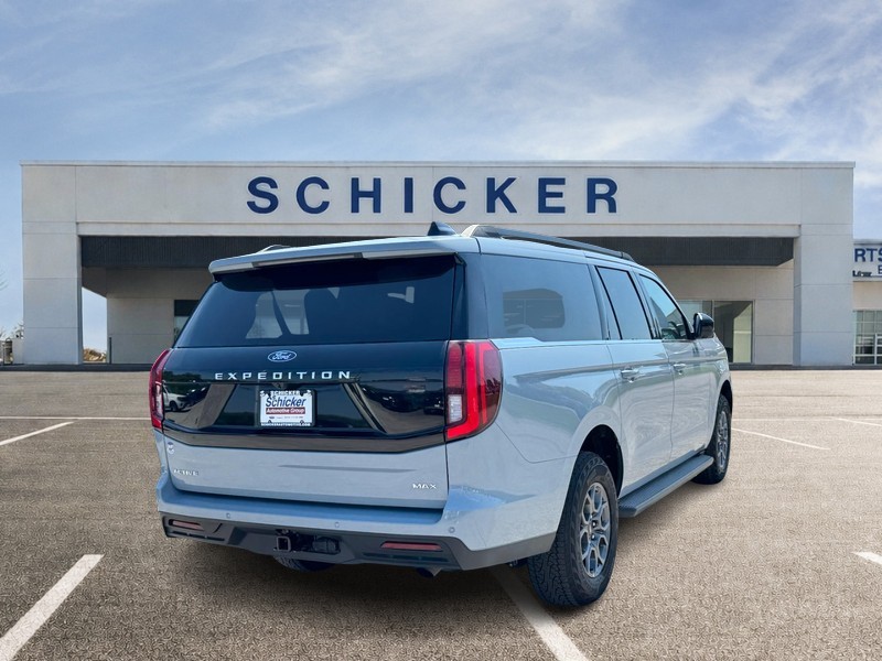 Ford Expedition Max Vehicle Full-screen Gallery Image 03