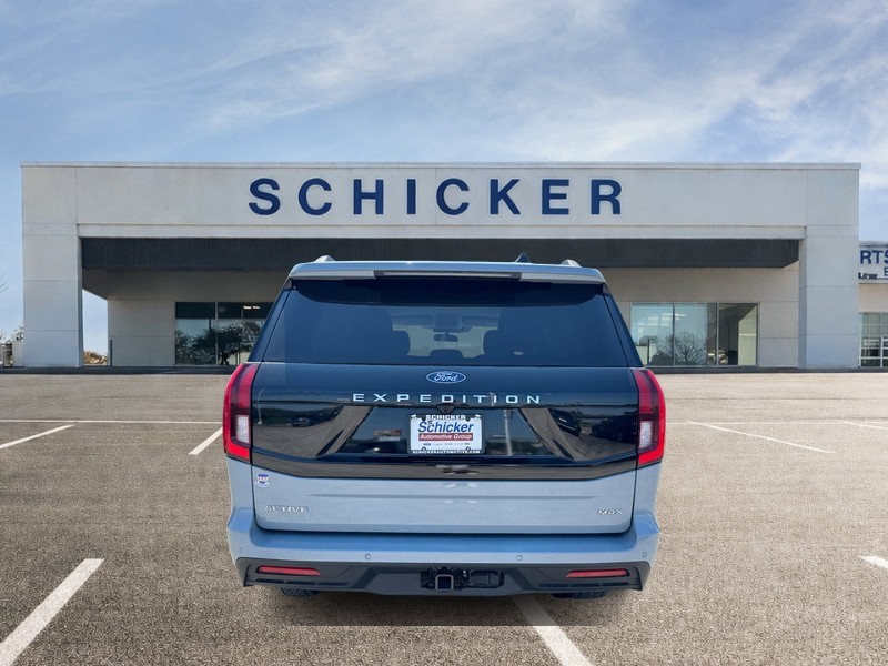 Ford Expedition Max Vehicle Full-screen Gallery Image 04