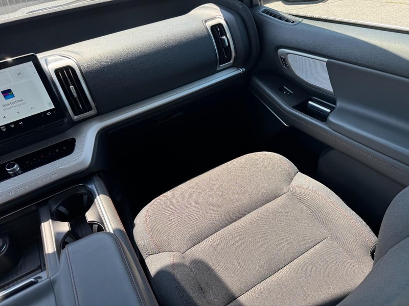 Ford Expedition Max Vehicle Full-screen Gallery Image 16