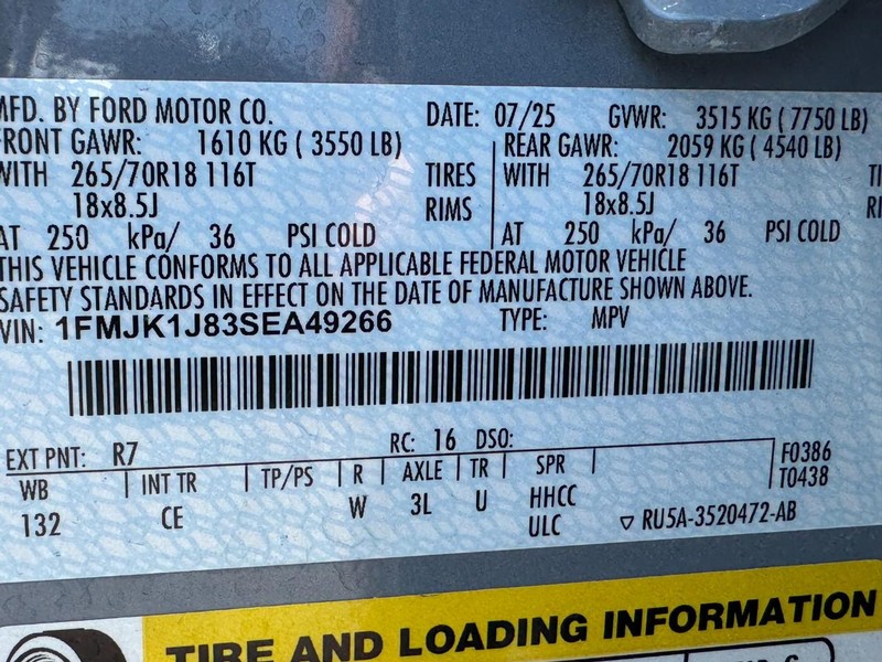 Ford Expedition Max Vehicle Full-screen Gallery Image 25