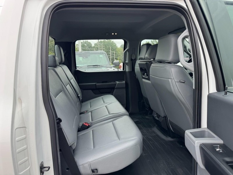 Ford F-150 Vehicle Full-screen Gallery Image 10