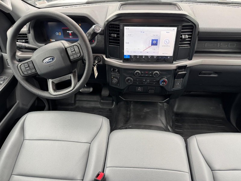 Ford F-150 Vehicle Full-screen Gallery Image 11