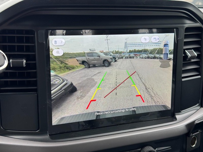Ford F-150 Vehicle Full-screen Gallery Image 19