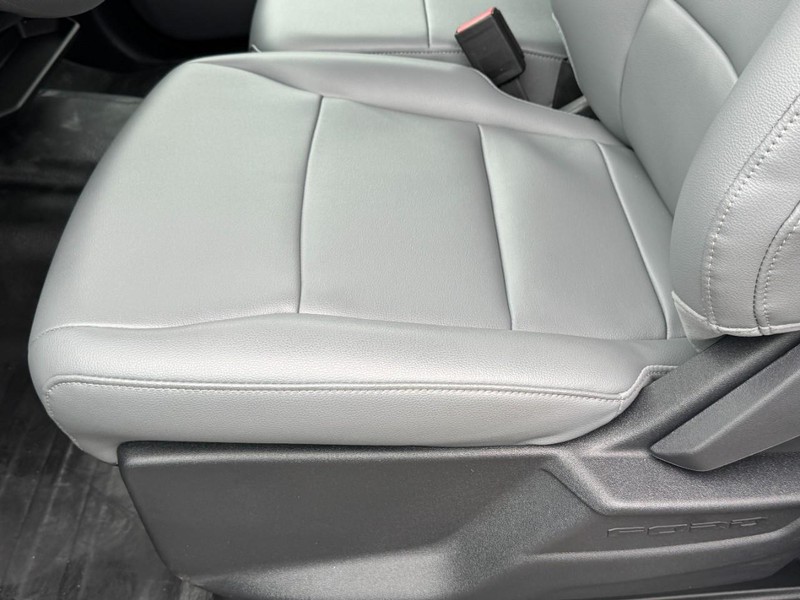 Ford F-150 Vehicle Full-screen Gallery Image 20