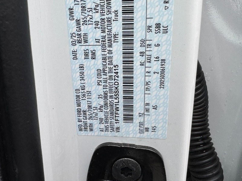 Ford F-150 Vehicle Full-screen Gallery Image 21