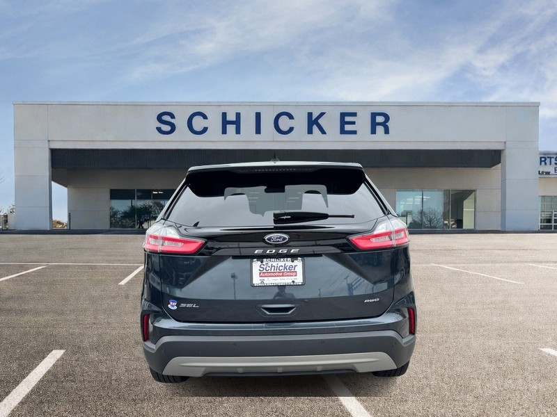 Ford Edge Vehicle Full-screen Gallery Image 04