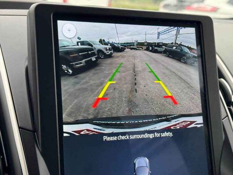 Ford Edge Vehicle Full-screen Gallery Image 21