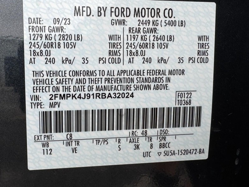 Ford Edge Vehicle Full-screen Gallery Image 24