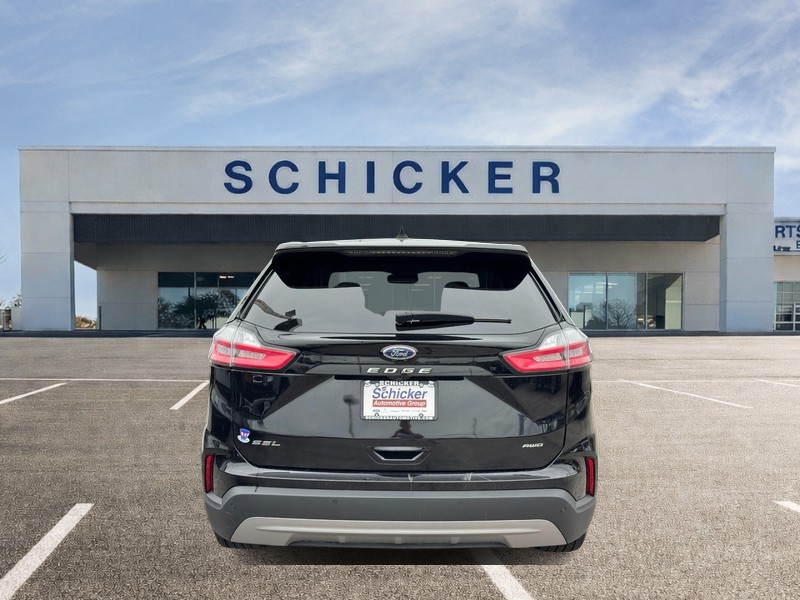 Ford Edge Vehicle Full-screen Gallery Image 04
