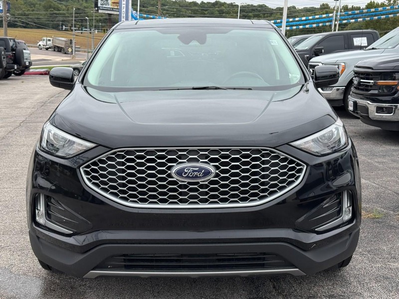 Ford Edge Vehicle Full-screen Gallery Image 09