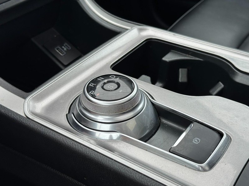Ford Edge Vehicle Full-screen Gallery Image 19