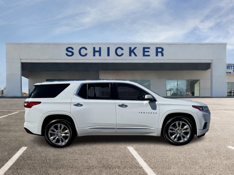 Chevrolet Traverse Vehicle Full-screen Gallery Image 02