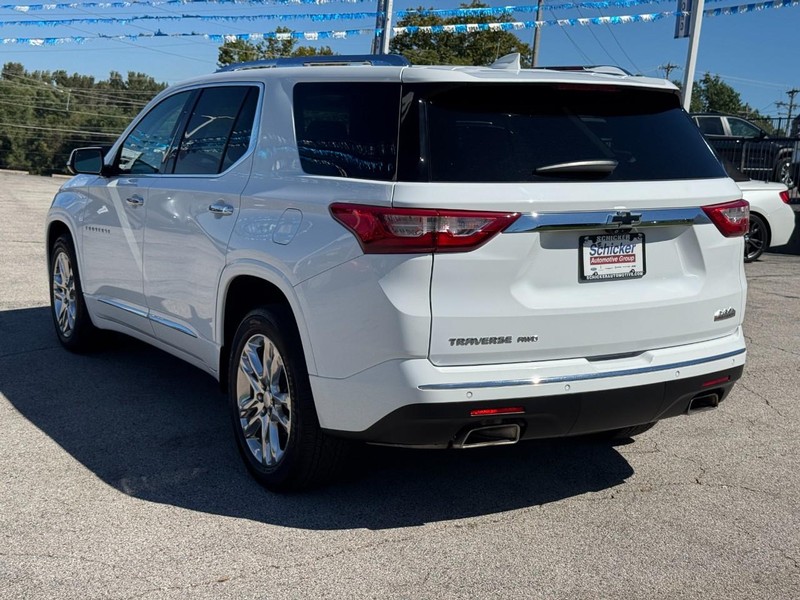 Chevrolet Traverse Vehicle Full-screen Gallery Image 06