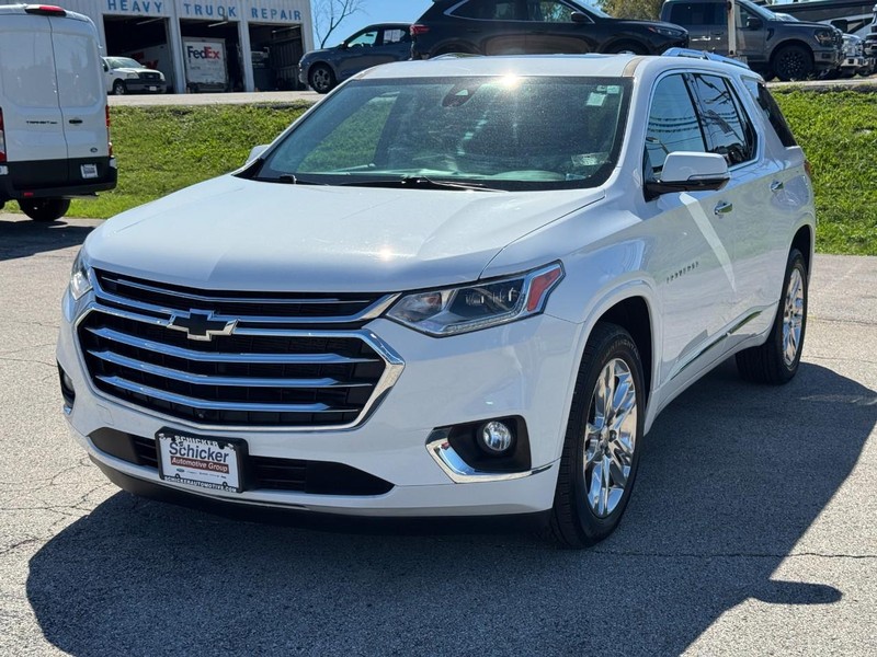 Chevrolet Traverse Vehicle Full-screen Gallery Image 08