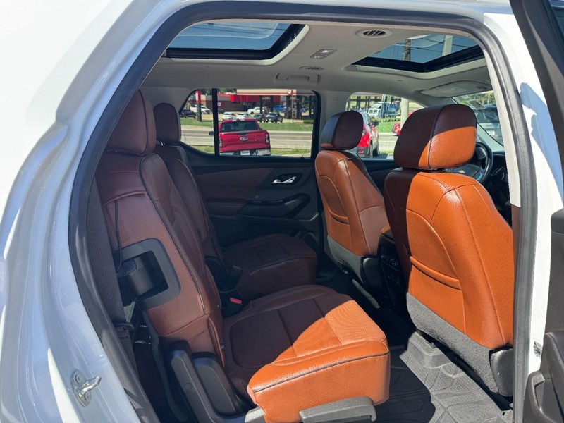 Chevrolet Traverse Vehicle Full-screen Gallery Image 10