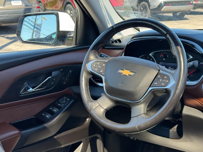 Chevrolet Traverse Vehicle Full-screen Gallery Image 12
