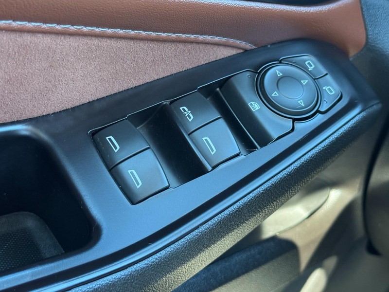 Chevrolet Traverse Vehicle Full-screen Gallery Image 24