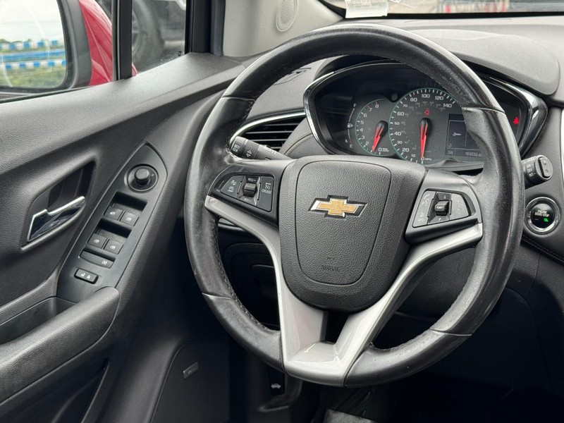 Chevrolet Trax Vehicle Full-screen Gallery Image 13