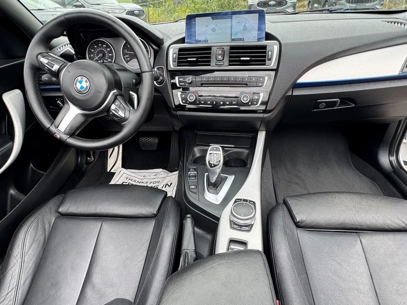 BMW 2 Series Vehicle Full-screen Gallery Image 19