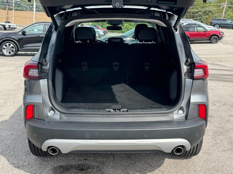 Ford Escape Vehicle Full-screen Gallery Image 05