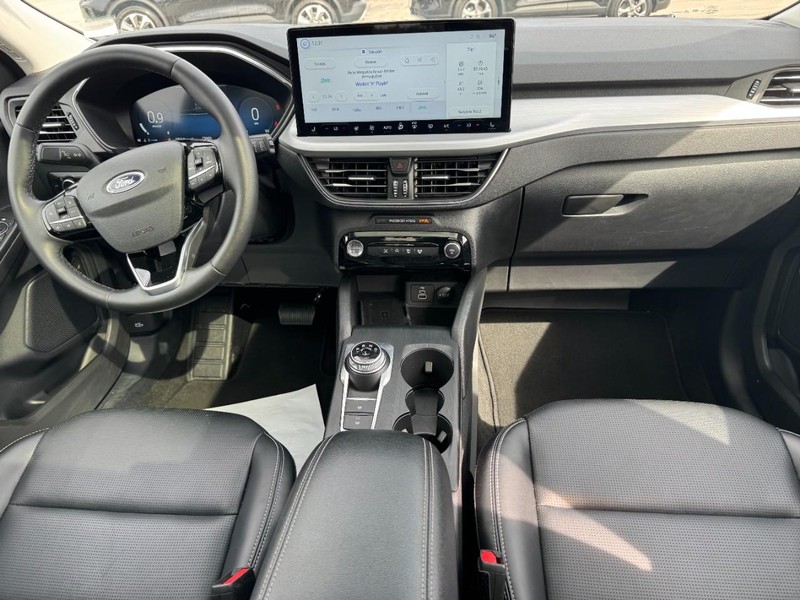 Ford Escape Vehicle Full-screen Gallery Image 11