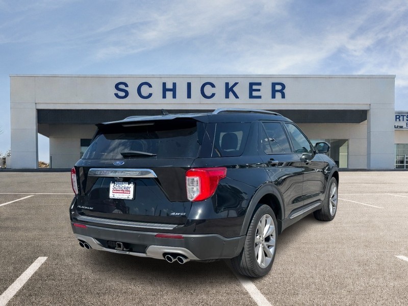 Ford Explorer Vehicle Full-screen Gallery Image 03