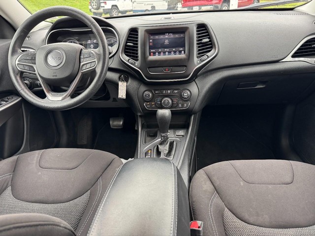 2019 Jeep Cherokee Latitude - Photo 10