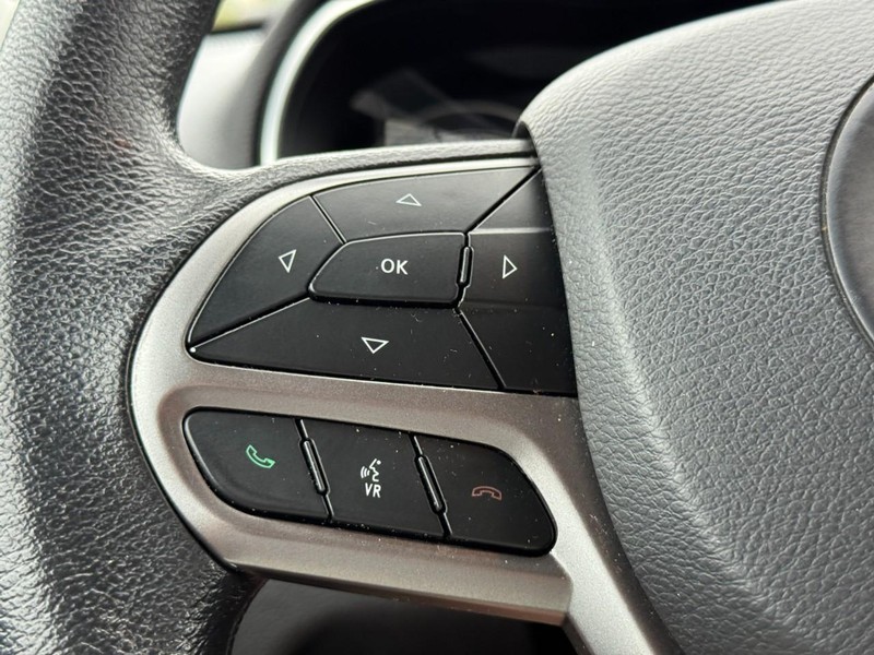Jeep Cherokee Vehicle Full-screen Gallery Image 16
