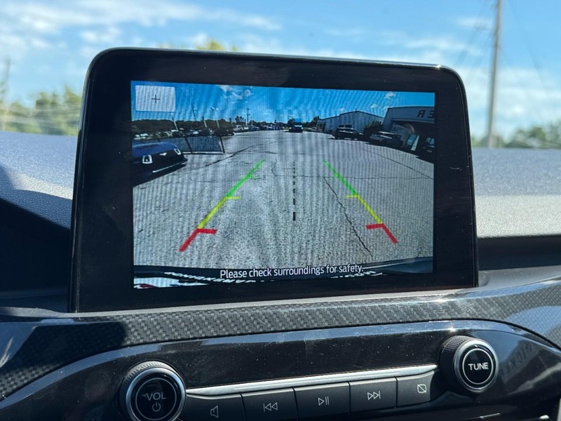 Ford Escape Vehicle Full-screen Gallery Image 20