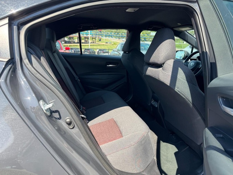 Toyota Corolla Vehicle Full-screen Gallery Image 10