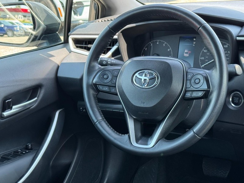 Toyota Corolla Vehicle Full-screen Gallery Image 12