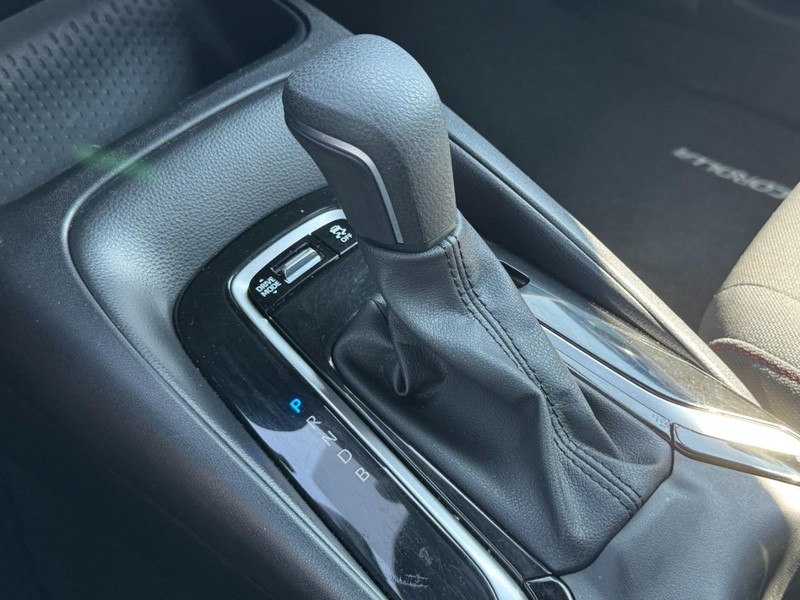 Toyota Corolla Vehicle Full-screen Gallery Image 19