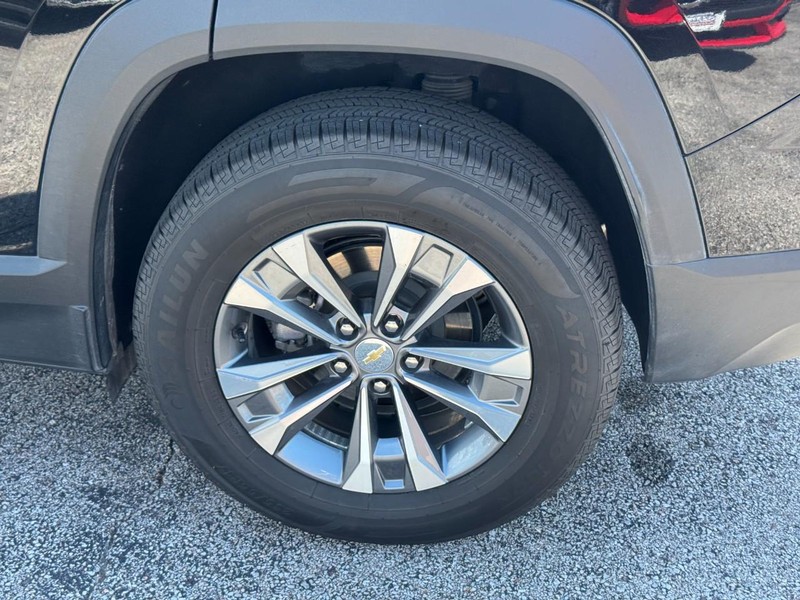 Chevrolet Equinox Vehicle Full-screen Gallery Image 07
