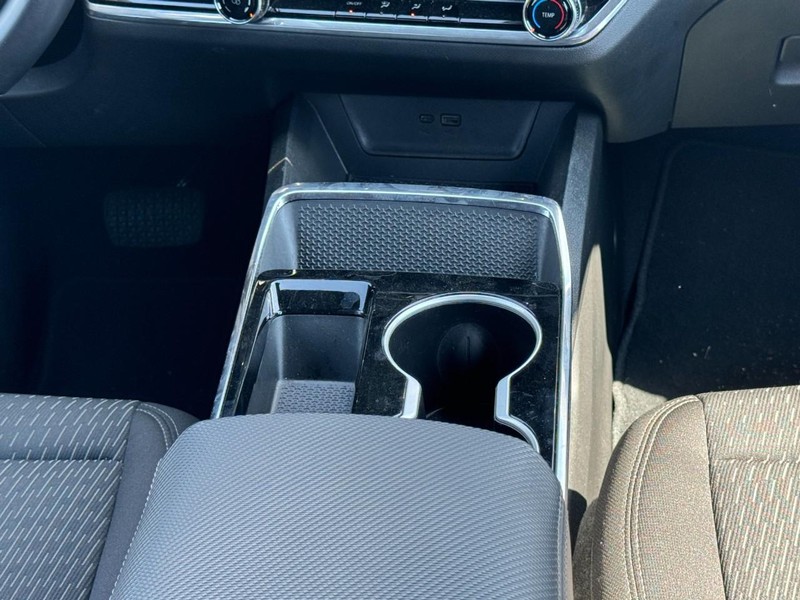 Chevrolet Equinox Vehicle Full-screen Gallery Image 14