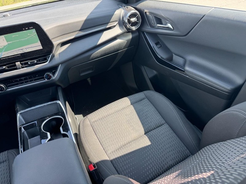 Chevrolet Equinox Vehicle Full-screen Gallery Image 15