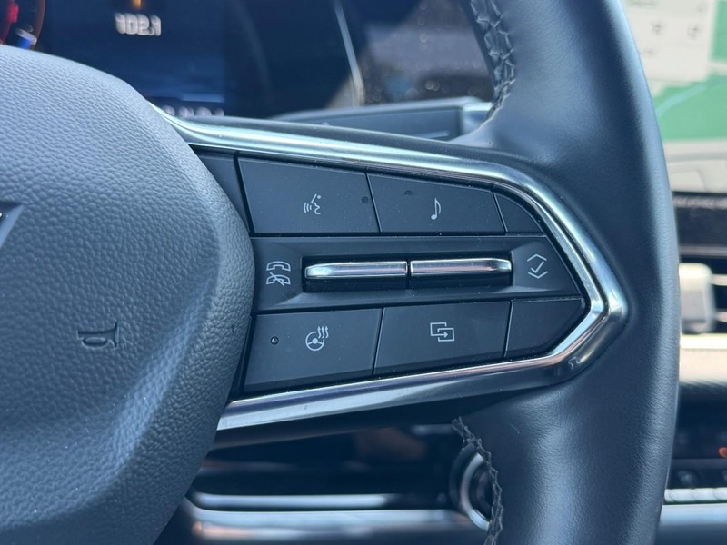 Chevrolet Equinox Vehicle Full-screen Gallery Image 17