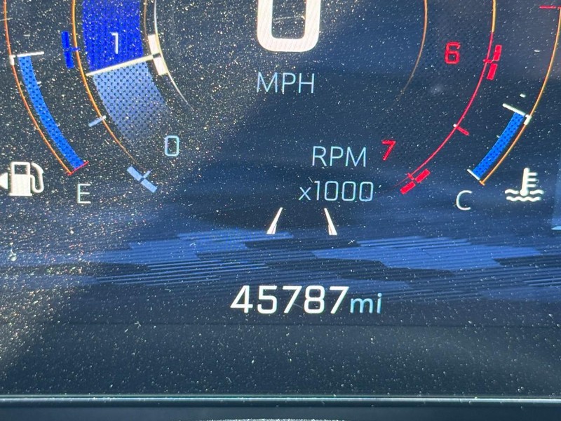 Chevrolet Equinox Vehicle Full-screen Gallery Image 18