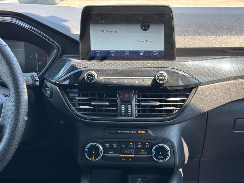 Ford Escape Vehicle Full-screen Gallery Image 13