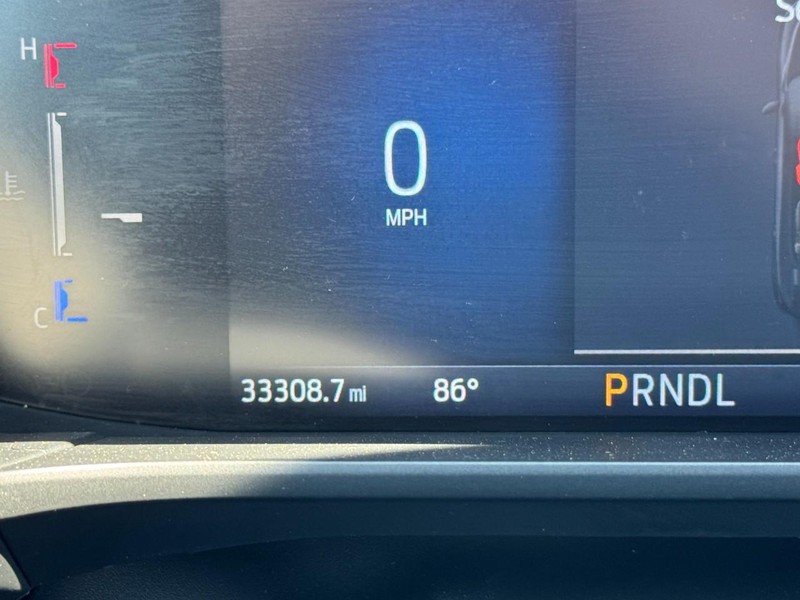 Ford Escape Vehicle Full-screen Gallery Image 18