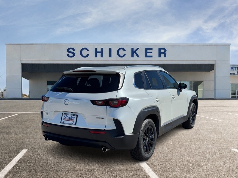 Mazda CX-50 Vehicle Full-screen Gallery Image 03