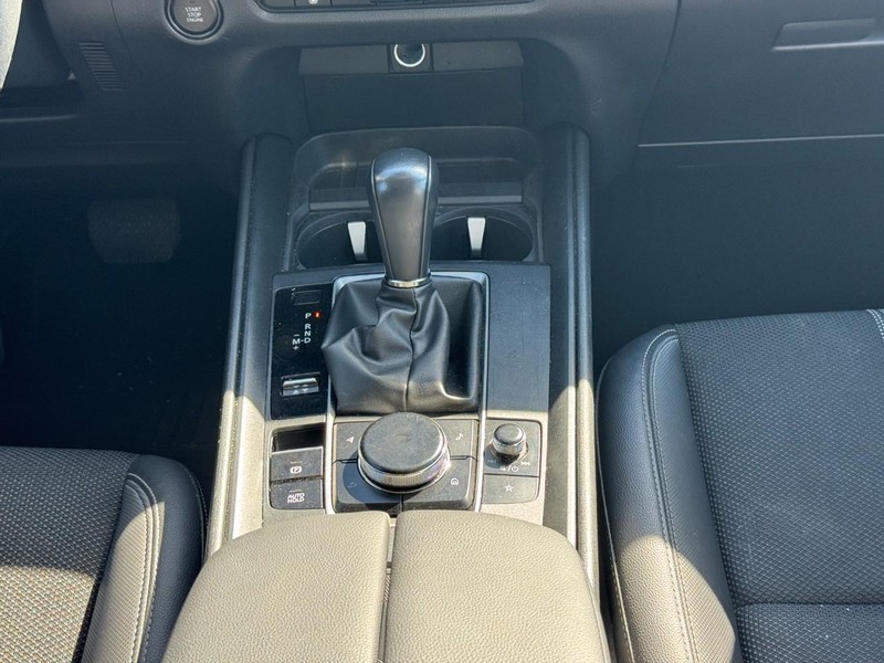 Mazda CX-50 Vehicle Full-screen Gallery Image 14