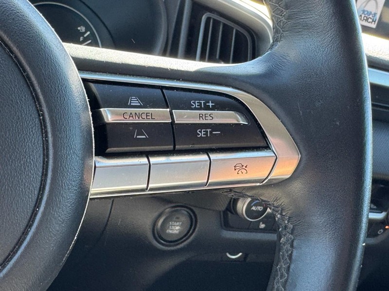 Mazda CX-50 Vehicle Full-screen Gallery Image 17