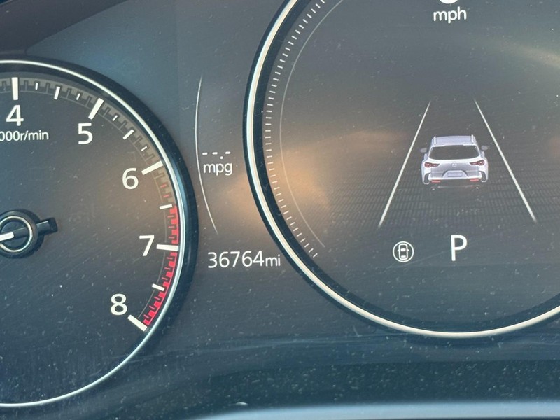 Mazda CX-50 Vehicle Full-screen Gallery Image 18