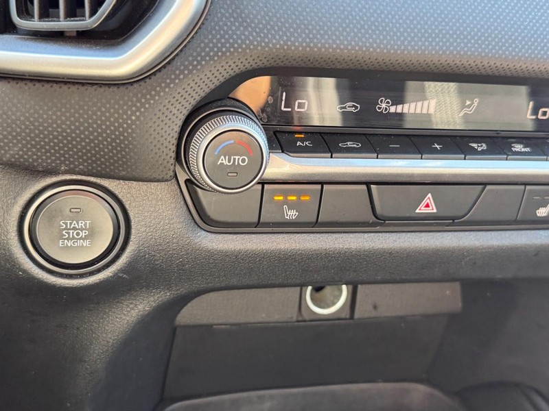 Mazda CX-50 Vehicle Full-screen Gallery Image 20