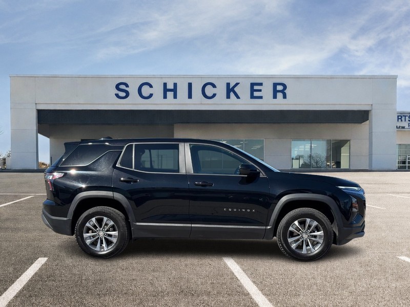 Chevrolet Equinox Vehicle Full-screen Gallery Image 02