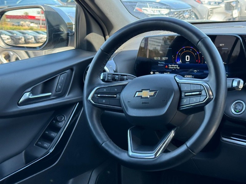 Chevrolet Equinox Vehicle Full-screen Gallery Image 12