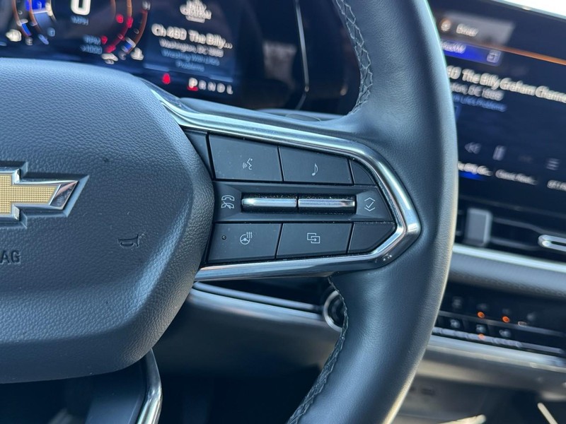 Chevrolet Equinox Vehicle Full-screen Gallery Image 17